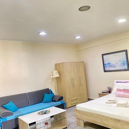 Cozy Apartment Near To The Airport Kouvarás Exterior foto